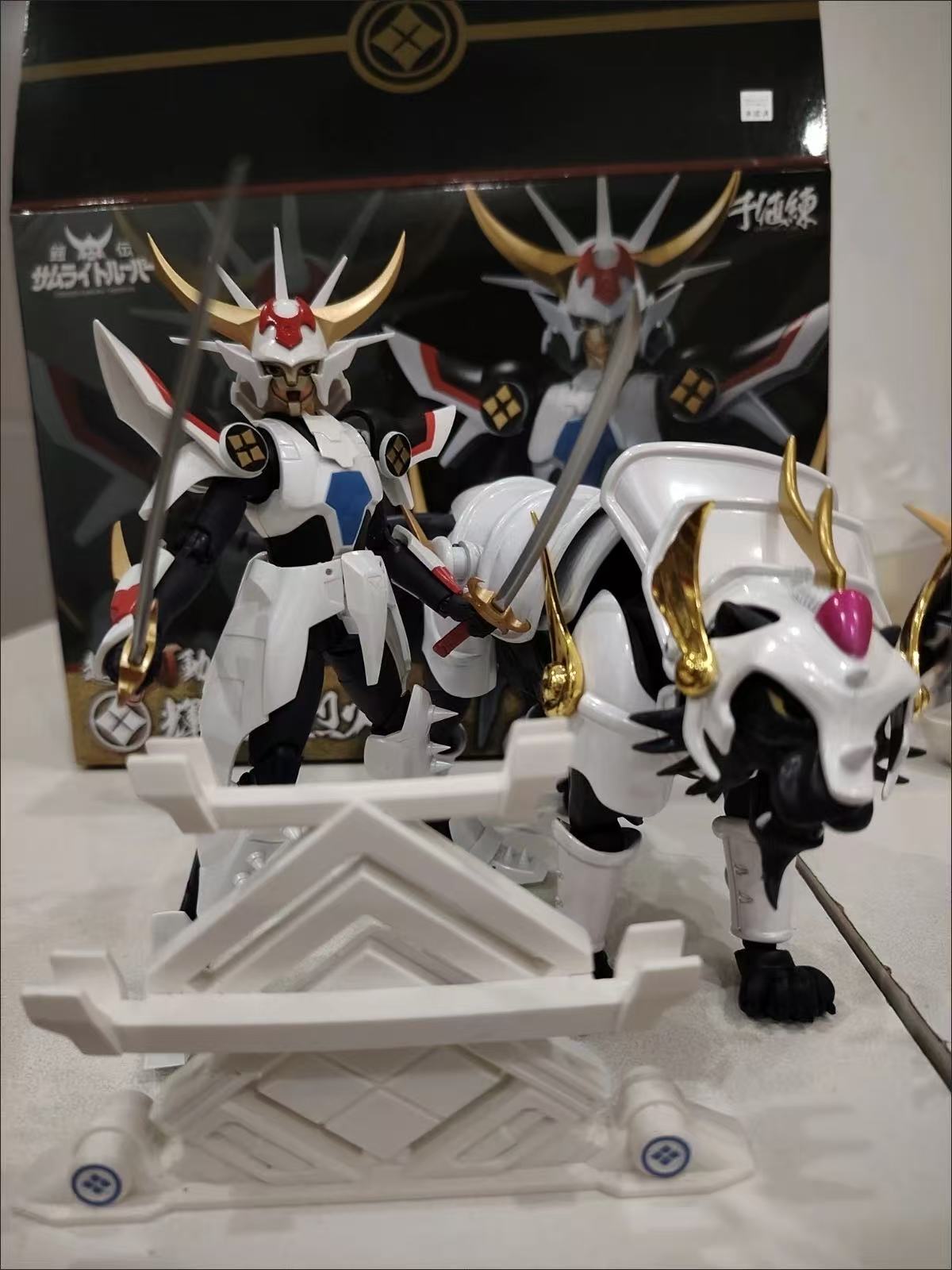Yoroiden Samurai Troopers Roni - Bandai Tamashii Nations S.H.Figuarts recensie en prijs